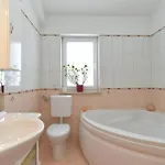 Eda *