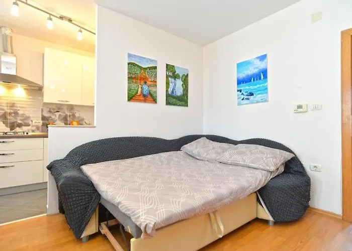 Apartman Eda *